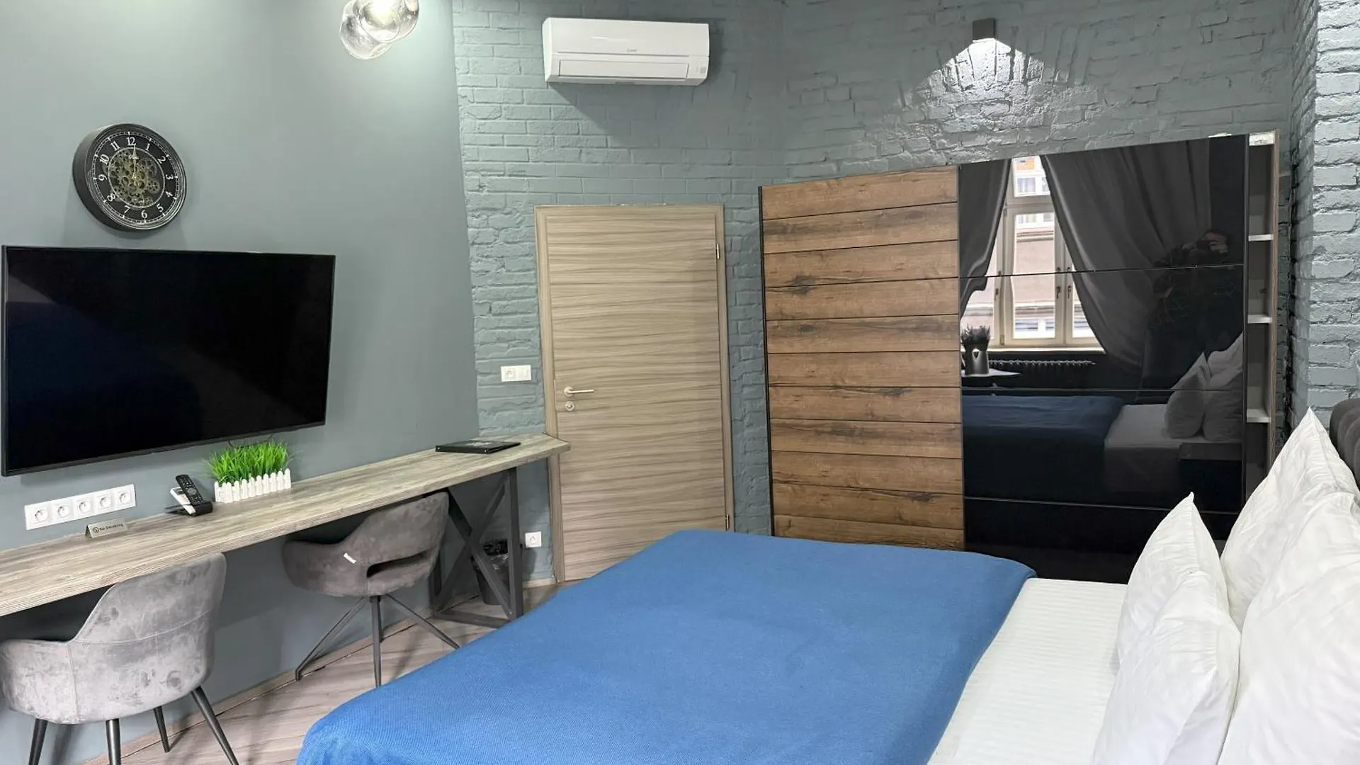 Residence Iron Cube 카를로비바리 체코